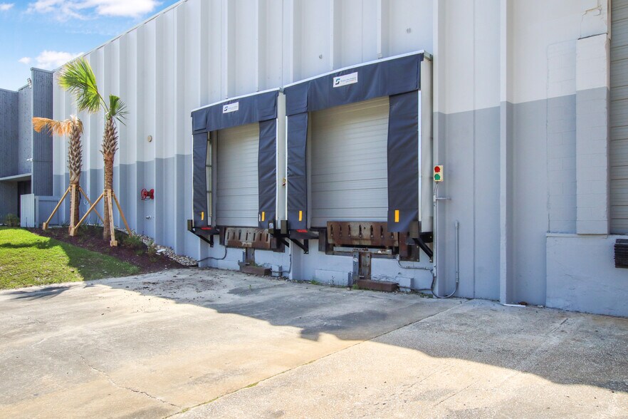 More Photos Of 7391 Pepperdam Ave, North Charleston Warehouse For Lease