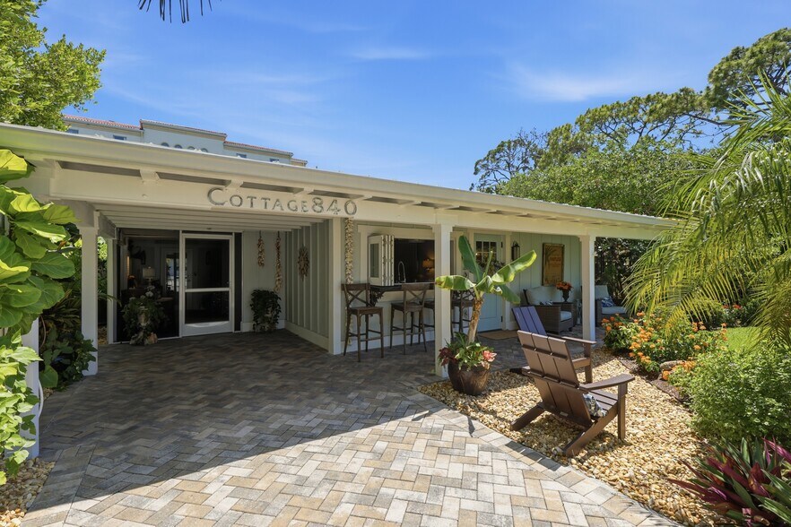 More Photos Of 840 Myrtle Ter, Naples Freestanding For Sale