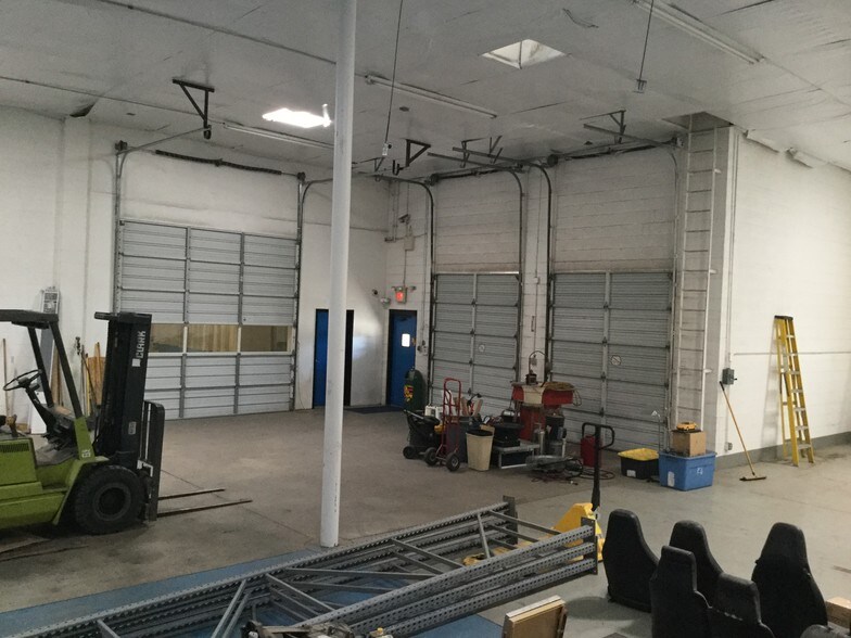 More Photos Of 4120 E Madison St, Phoenix Warehouse For Lease
