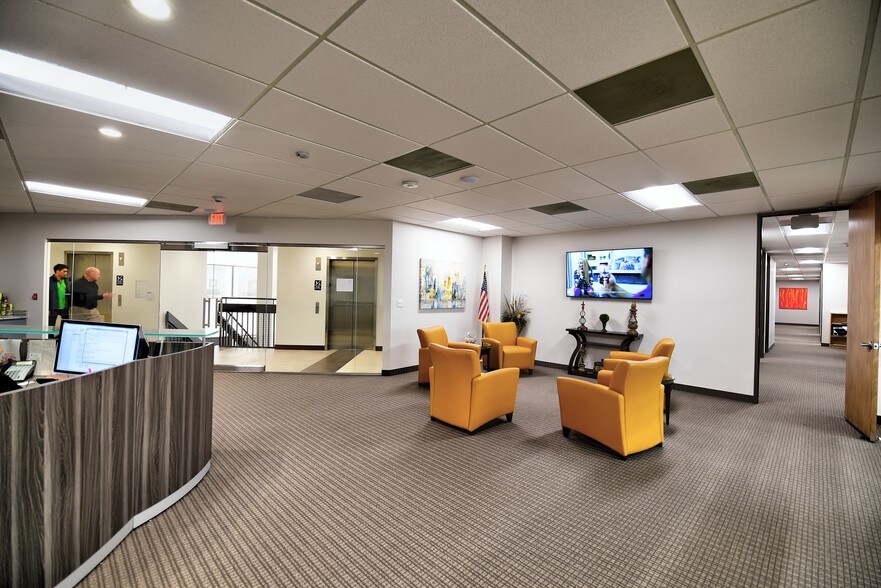 More Photos Of 2121 Midway Rd, Carrollton Office For Lease