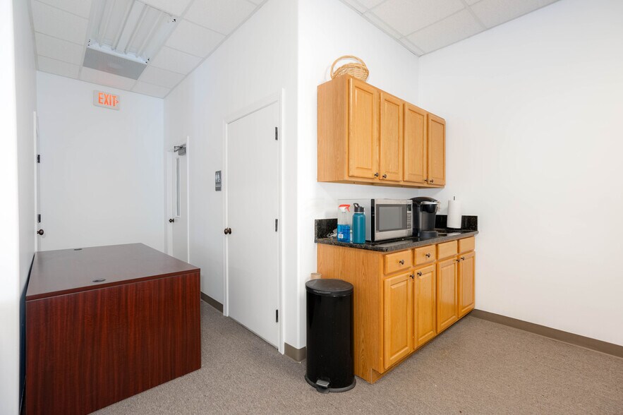 More Photos Of 3901 Mary Eliza Trce NW, Marietta Medical For Lease