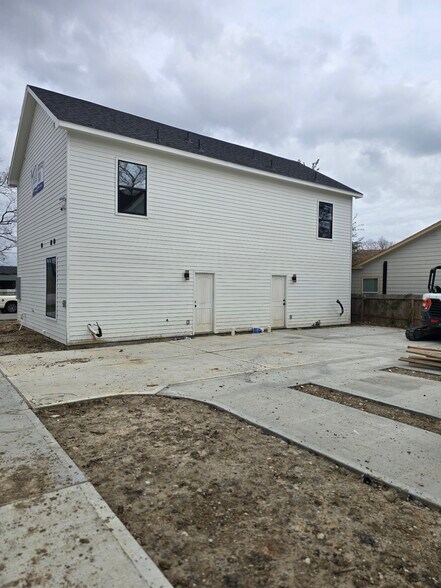 More Photos Of 4501 Newberry St, Houston Apartments For Sale