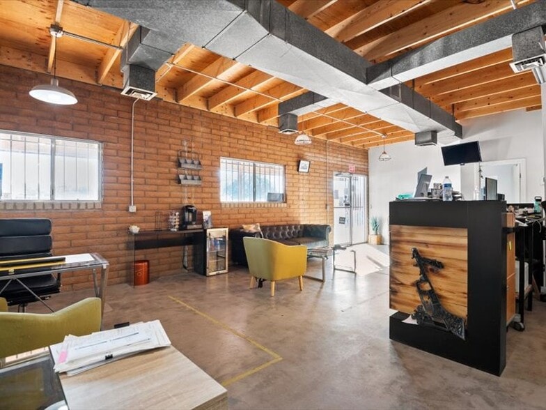 More Photos Of 3231 E Columbia St, Tucson Auto Repair For Sale