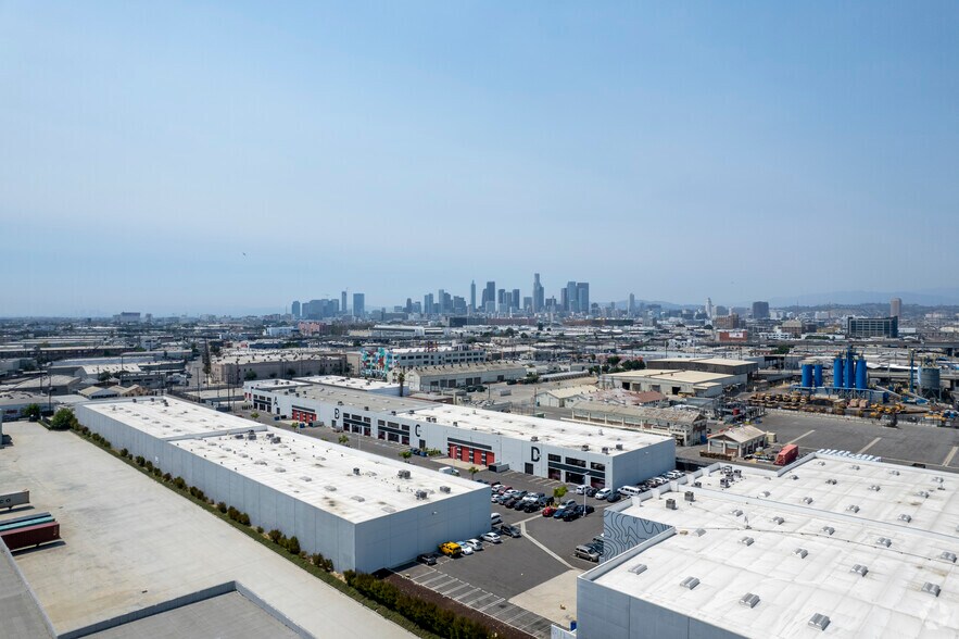 More Photos Of 2445 E 12th St, Los Angeles Industrial For Sale