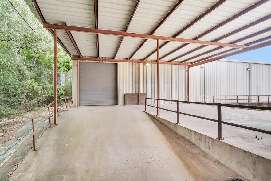 More Photos Of 1207 N Fm 3083 Rd, Conroe Distribution For Lease
