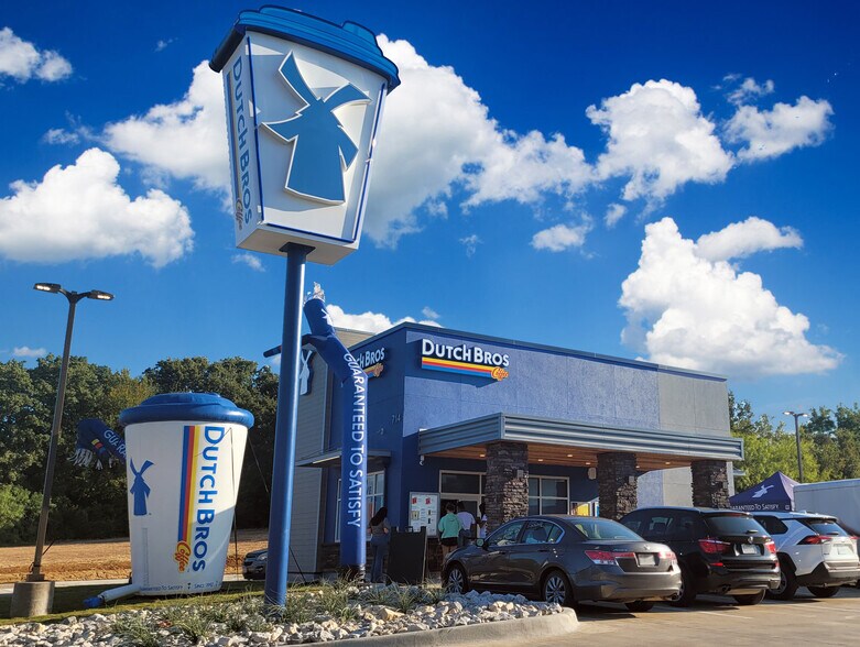 Primary Photo Of 714 Industrial Blvd, Euless Restaurant For Sale