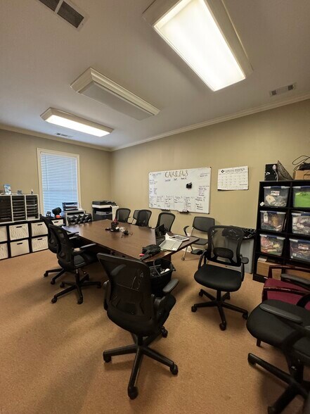 More Photos Of 800 Old Dawson Village Rd E, Dawsonville Office For Sale