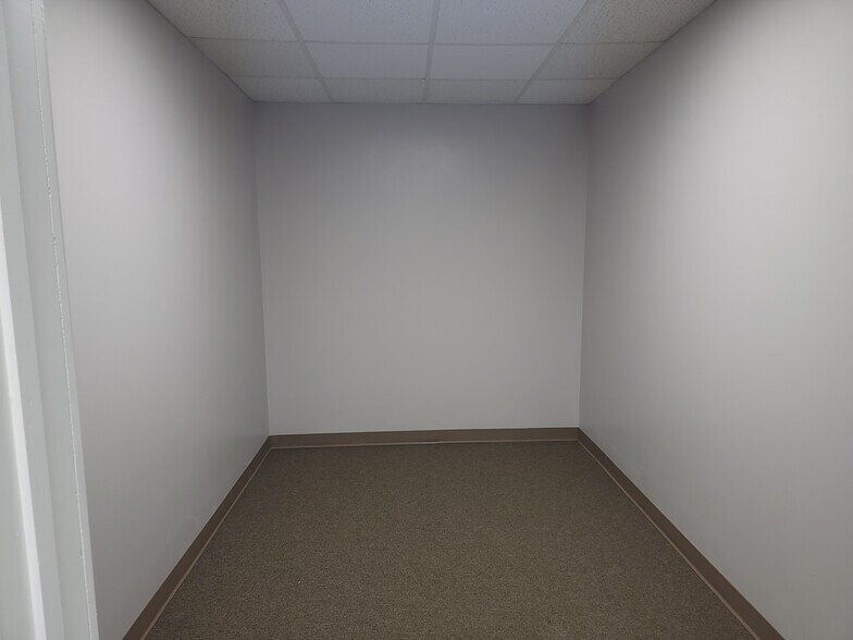 More Photos Of 544 E 11 Mile Rd, Madison Heights Medical For Lease