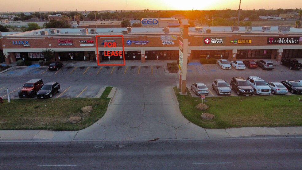 More Photos Of 5110 McPherson Rd, Laredo Storefront For Lease