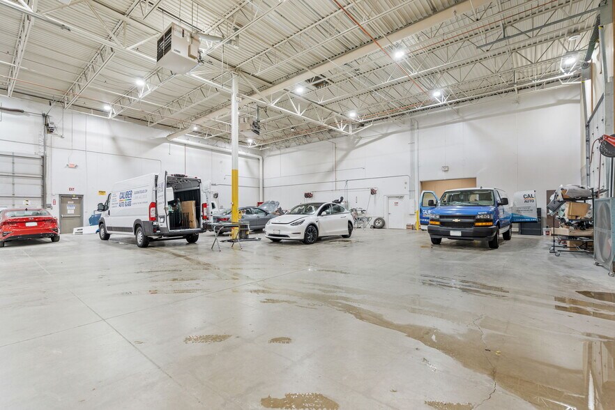 More Photos Of 2905 Lexington Ave S, Eagan Flex For Sale