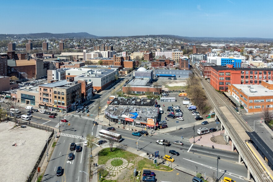 More Photos Of 237-251 Market St, Paterson Storefront Retail Office For Lease