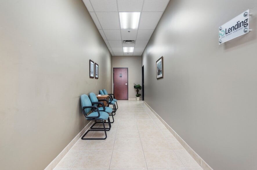 More Photos Of 1345 E Chandler Blvd, Phoenix Office For Lease