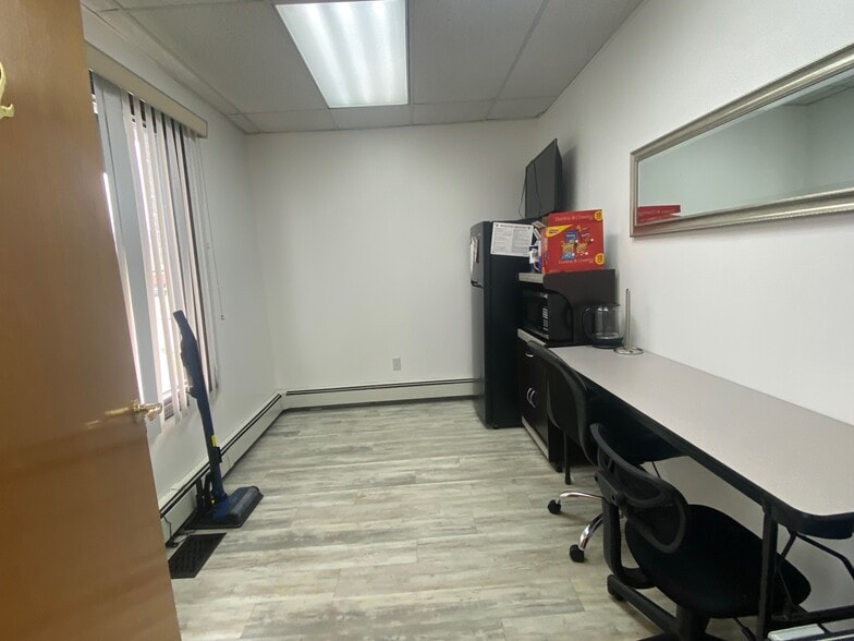 More Photos Of 1923 Post Rd, Warwick Medical For Sale