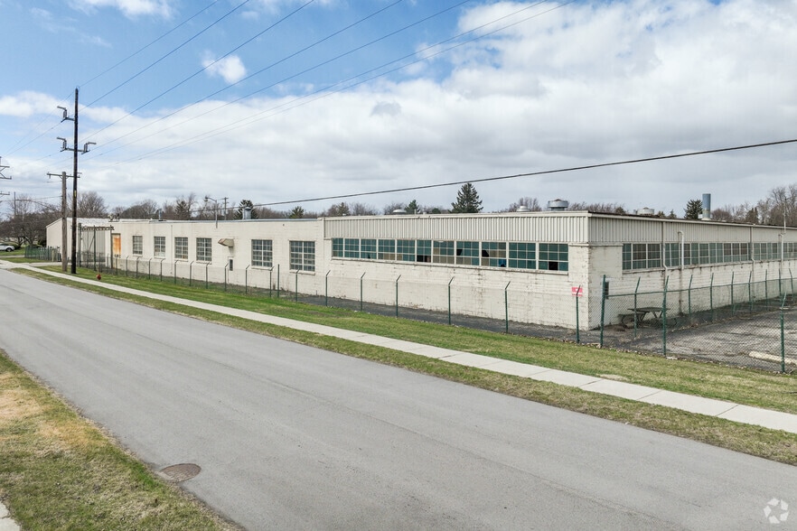 More Photos Of 626 Depot St, Blissfield Warehouse For Lease