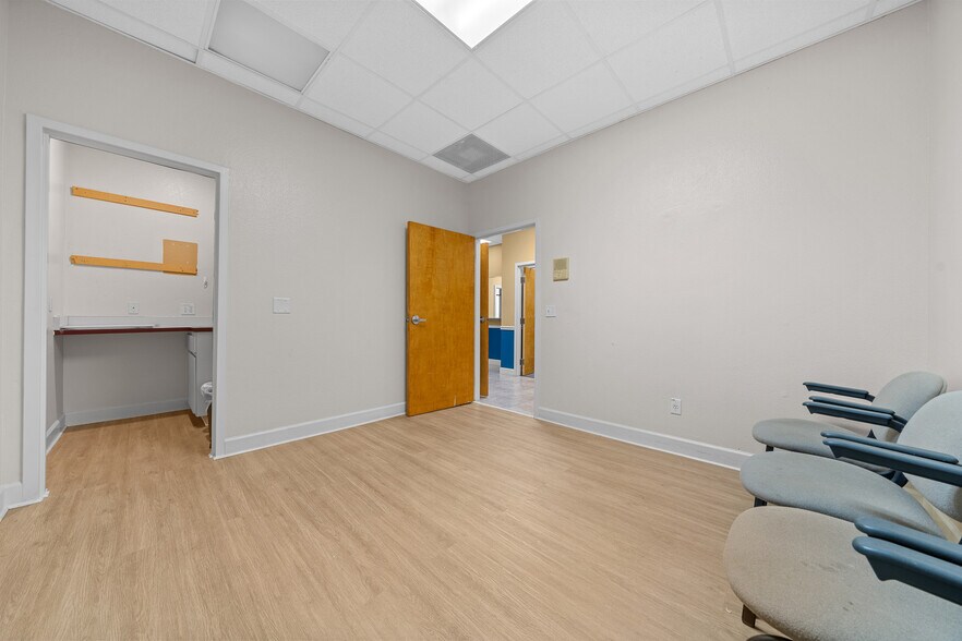 More Photos Of 5925 SE Abshier Blvd, Belleview Medical For Sale