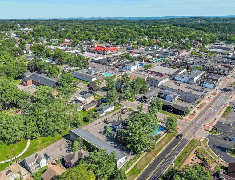 More Photos Of 211 Wisconsin Ave, Wisconsin Dells Hotel For Sale