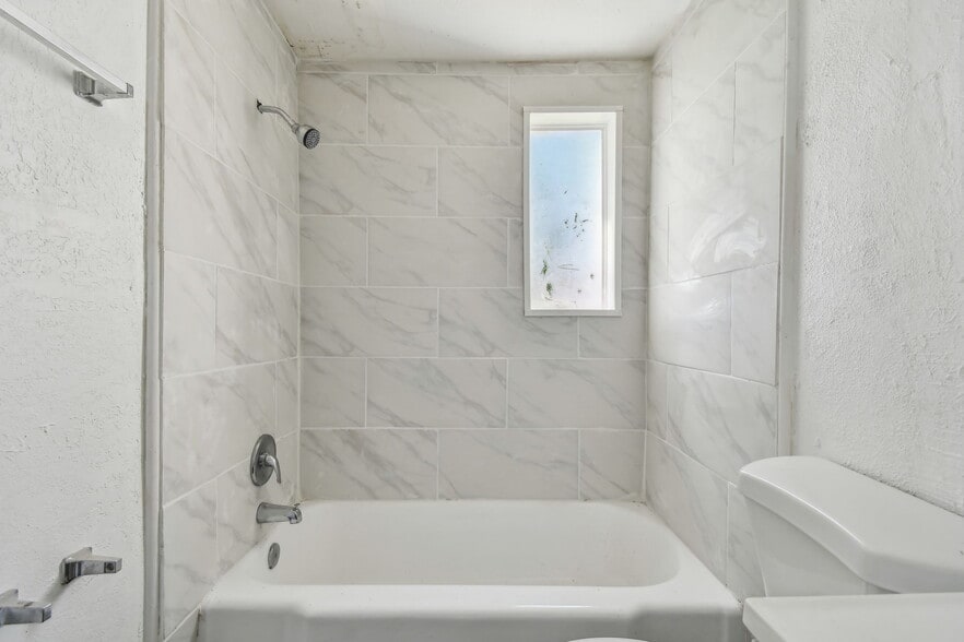 More Photos Of 1330-1334 Barnett St, Jacksonville Apartments For Sale