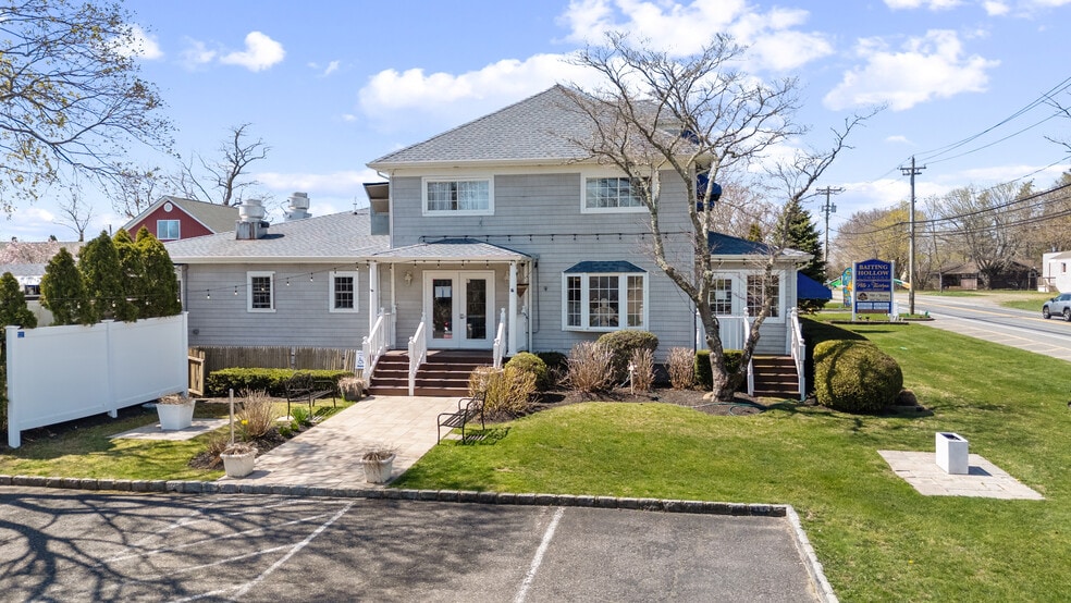 More Photos Of 3225 Sound Ave, Riverhead Storefront Retail Office For Sale