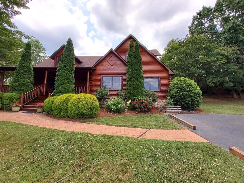 More Photos Of 1795 NC 108 Hwy E, Columbus Office For Sale