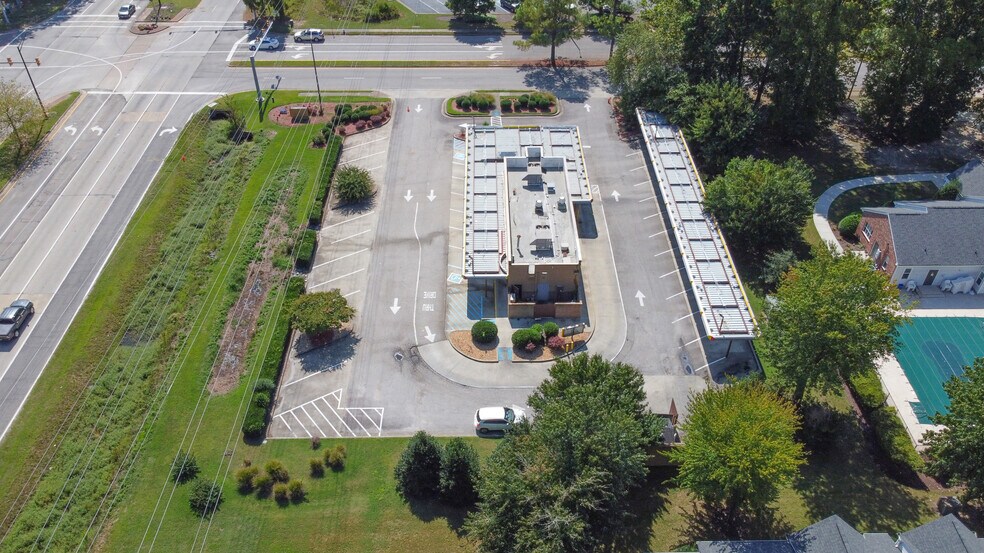 More Photos Of 200 Floyd Thompson Blvd, Hampton Fast Food For Lease