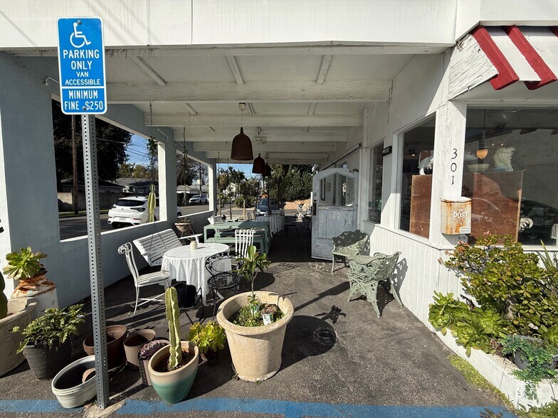 More Photos Of 301 N San Marino Ave, San Gabriel Freestanding For Lease