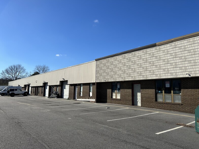 More Photos Of 5773-5776 Arrowhead Drive, Virginia Beach Warehouse For Lease