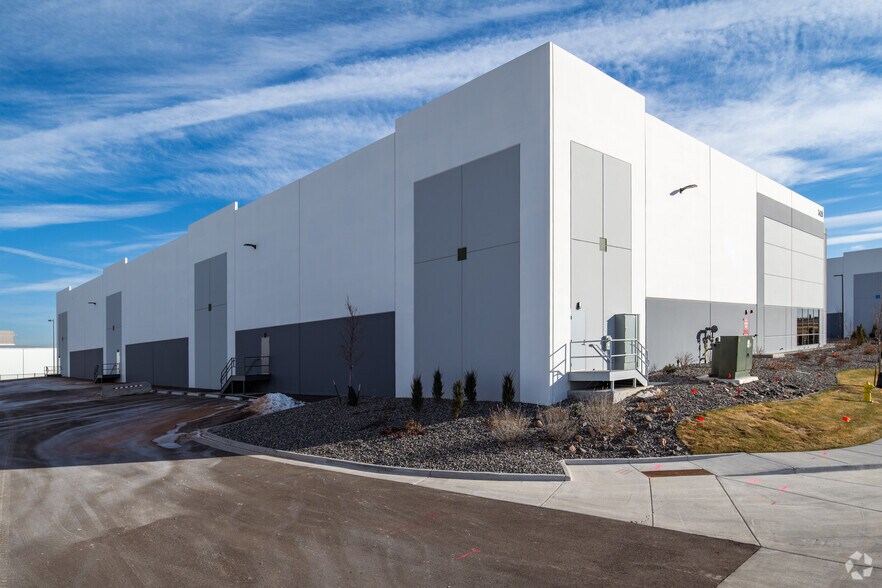 More Photos Of 3420 Lisbon St, Aurora Warehouse For Lease