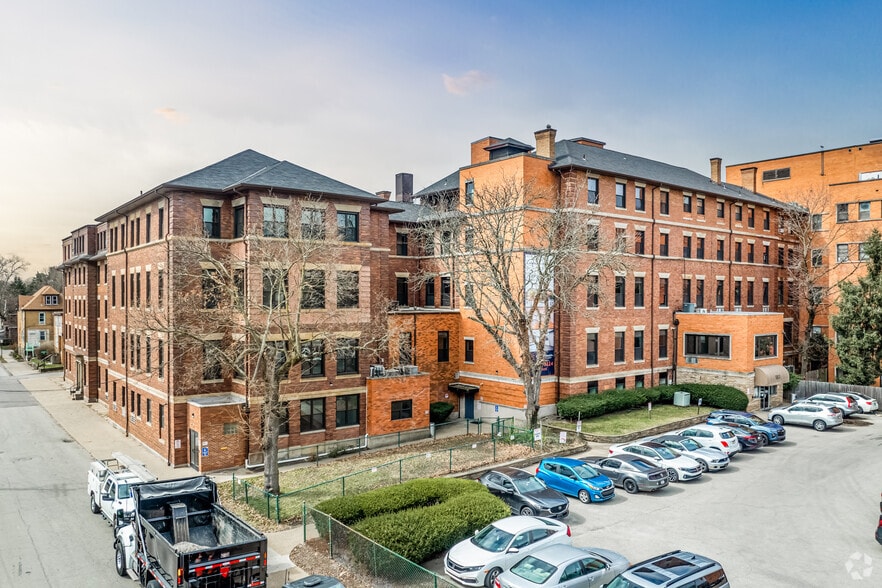 More Photos Of 901-907 West St, Pittsburgh Office Residential For Lease