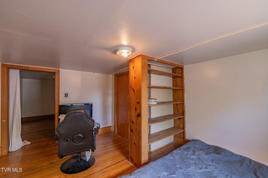 More Photos Of 100 Salvage Ln, Johnson City Apartments For Sale