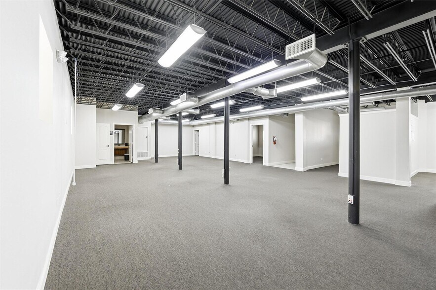 More Photos Of 1301 E Weatherford St, Fort Worth Showroom For Sale