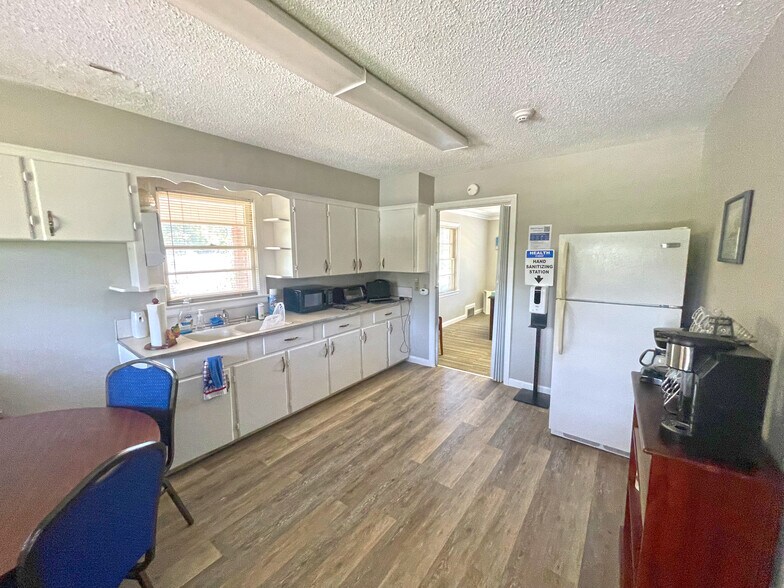 More Photos Of 1924 Warm Springs Rd, Columbus Medical For Sale