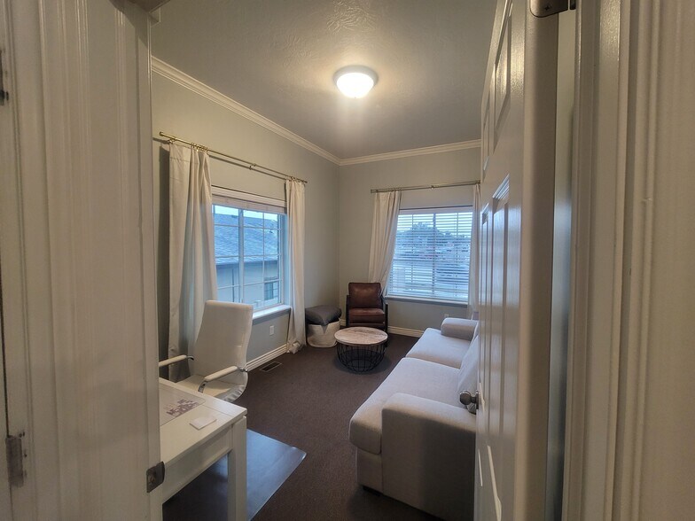 More Photos Of 579 W Center St, Pleasant Grove Medical For Lease