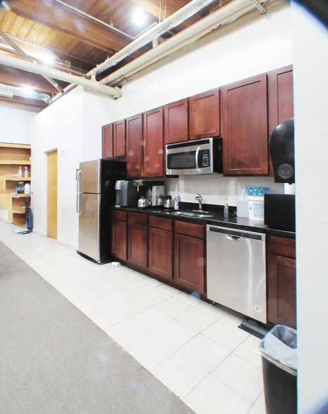 More Photos Of 1727 S Indiana Ave, Chicago Apartments For Lease