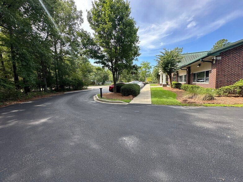 More Photos Of 2675 Lake Park Dr, North Charleston Medical For Lease