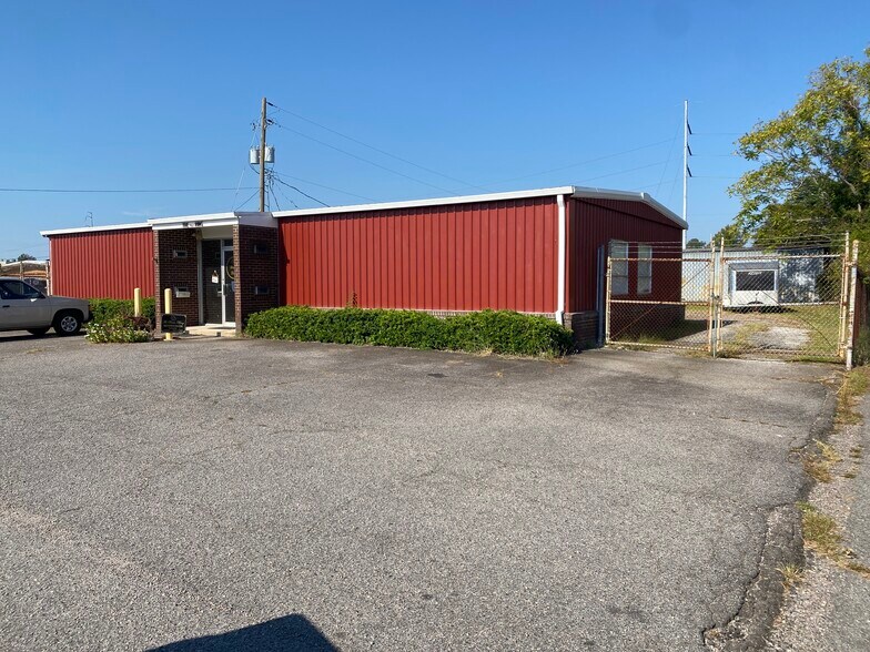 More Photos Of 1227 Gordon Park Rd, Augusta Light Distribution For Sale