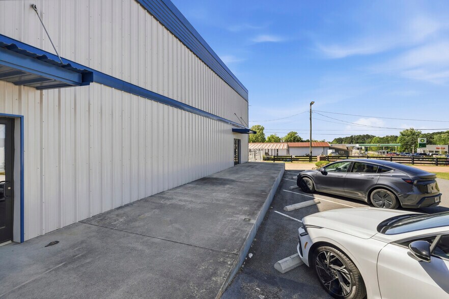 More Photos Of 966 Greensboro Rd, Eatonton Flex For Lease