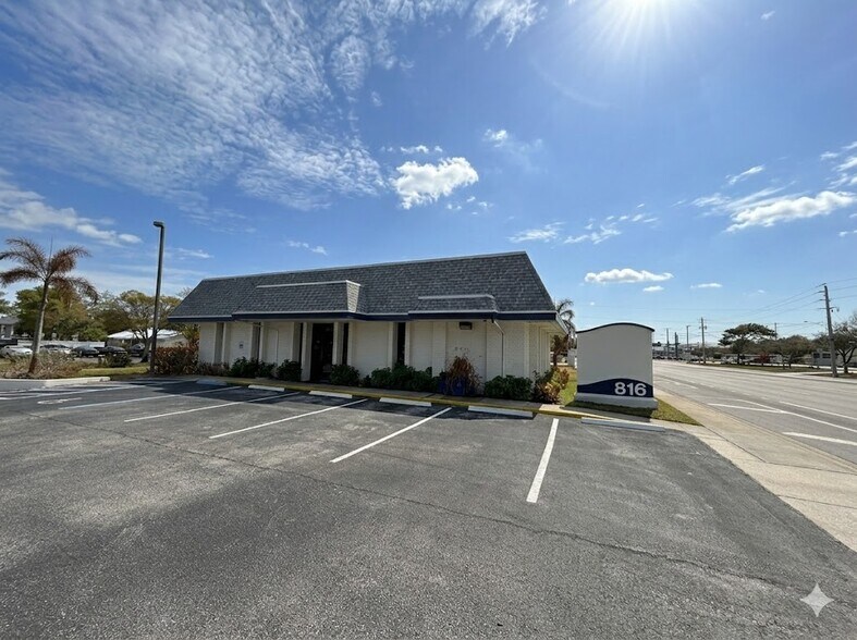 Primary Photo Of 816 US Highway 1, Sebastian Medical For Sale