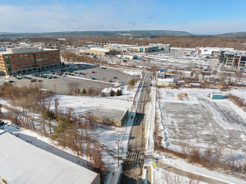 More Photos Of 440 Peek St, Schenectady Auto Repair For Sale