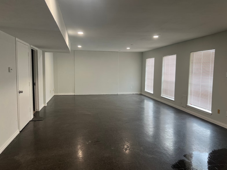 More Photos Of 2430 Campbell Rd, Houston Religious Facility For Sale