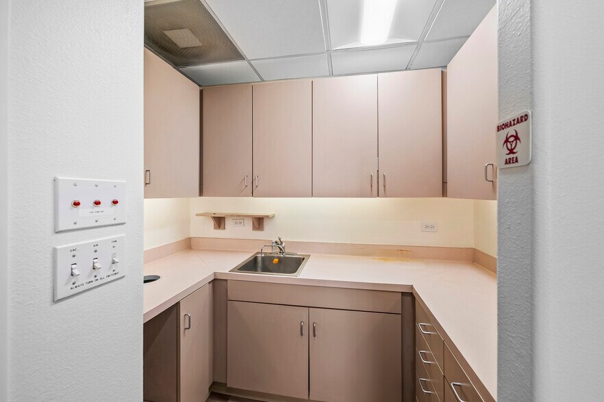 More Photos Of 1304 15th St, Santa Monica Medical For Lease