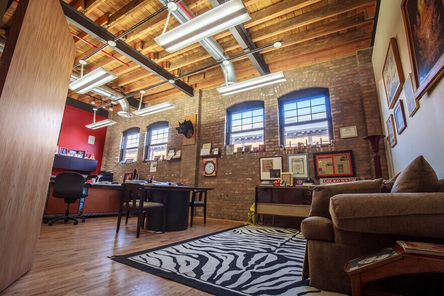 More Photos Of 4007 S Wabash Ave, Chicago Office For Sale