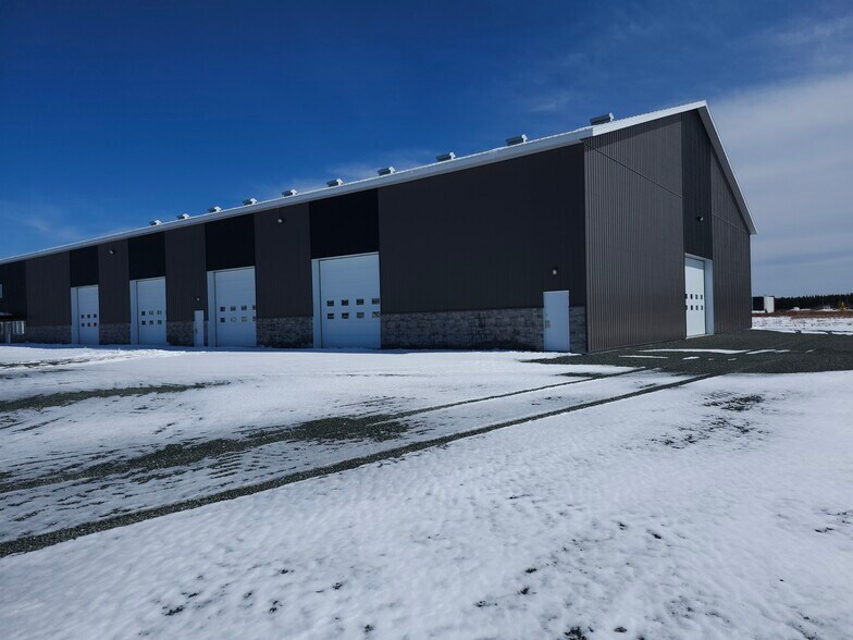 More Photos Of 731 Rue Lucien-Leboeuf, Bécancour Industrial For Sale