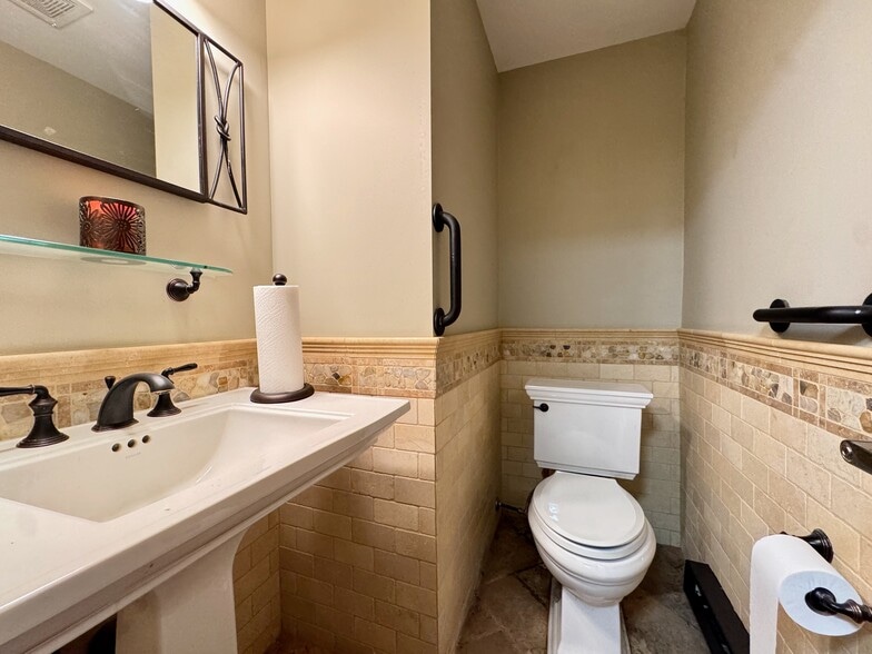 More Photos Of 424 PA-390, Tafton Flex For Sale