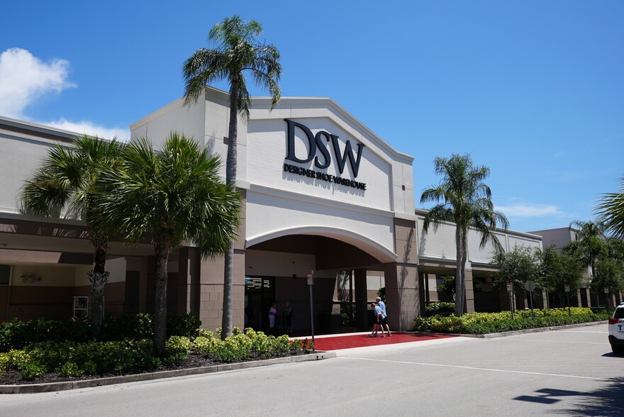 More Photos Of 5010-5066 Airport Pulling Rd N, Naples Storefront For Lease