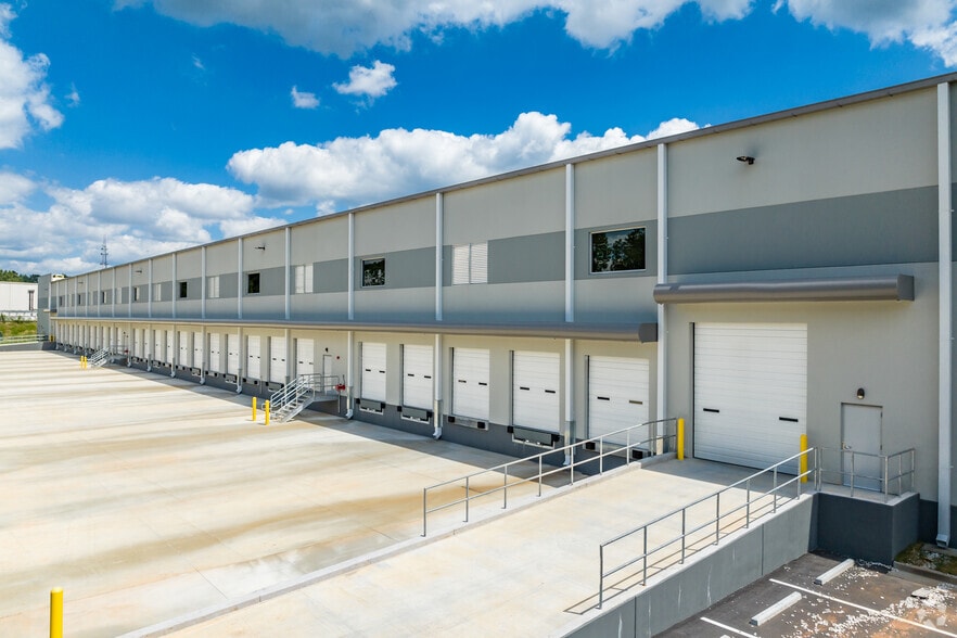More Photos Of 3611 Jonesboro Rd, Atlanta Distribution For Lease