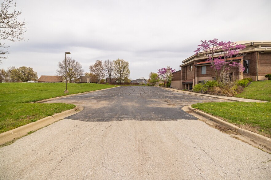 More Photos Of 800 SW 150 Hwy, Lee's Summit Office For Sale