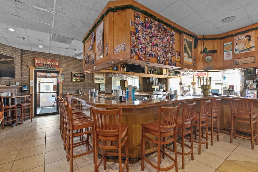 More Photos Of 24 S First St, Fulton Restaurant For Sale