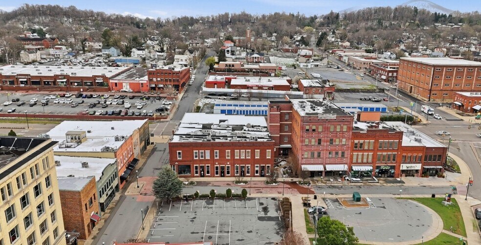 More Photos Of 124 Tipton St, Johnson City General Retail For Sale