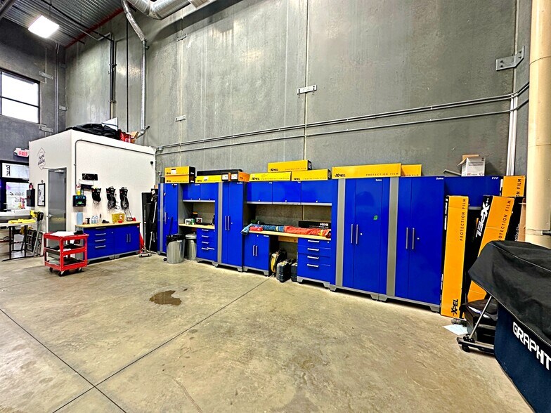 More Photos Of 400 Mackenzie Blvd, Fort McMurray Flex For Sale