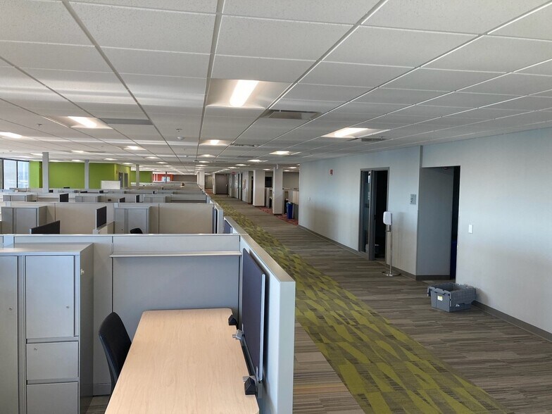 More Photos Of 7440 Woodland Dr, Indianapolis Medical For Lease